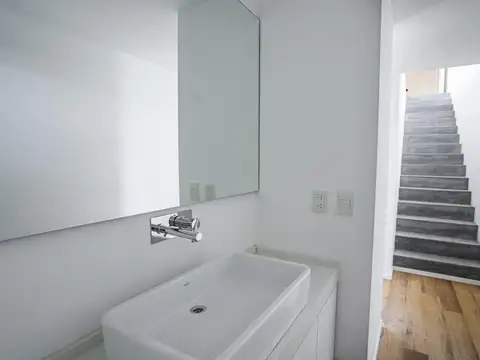 Delgado 1117 3ºB. Amplio depto en duplex de 3 amb. a estrenar c/gran balcón