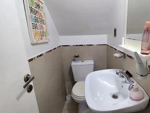Depto Tipo Casa en Venta con 1 cocheras