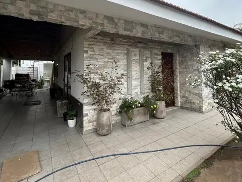 Casa en Baigorria río, 2 dormitorios, lote de 400 m2.-