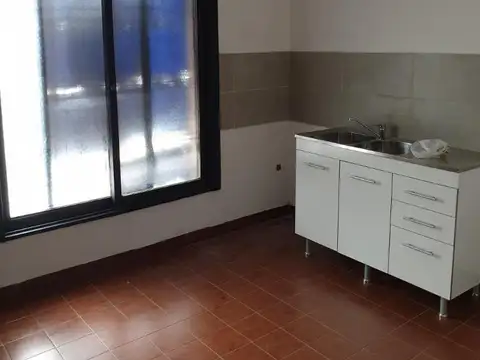 Departamento en Alquiler en Villa Chica, $ 330.000