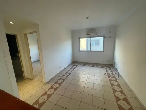DEPARTAMENTO EN  ALQUILER 2 AMBIENTES CON TERRAZA PROPIA Y LAVADERO