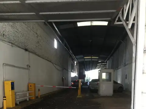 VENTA ESTACIONAMIENTO MORON CENTRO