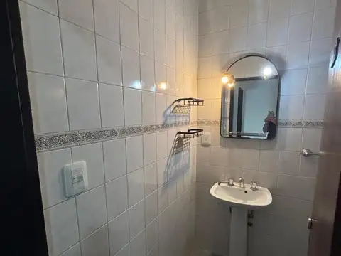 Ph al frente independiente con cochera alquiler Monte Grande