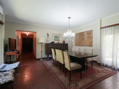 Casa 6 ambientes con 3 baños