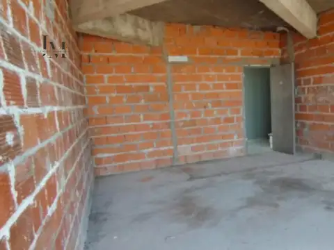 VENTA DE OFICINA A TERMINAR - DISTRITO T, MORENO