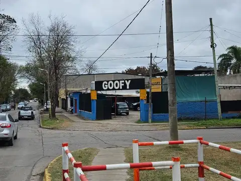 Excelente esquina comercial en Funes - Elorza y Pedro Rios