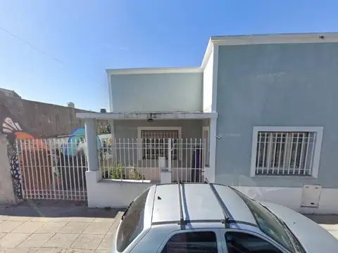 Casa De 5 Ambientes Multifamiliar A Reciclar - Oportunidad