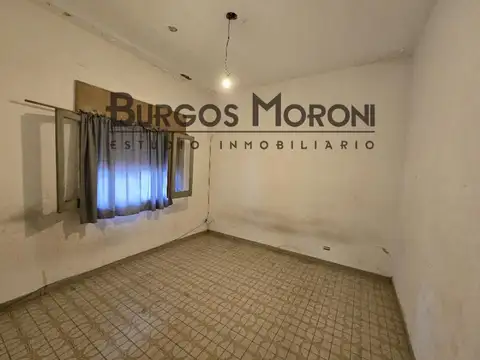 Casa De 5 Ambientes Multifamiliar A Reciclar - Oportunidad