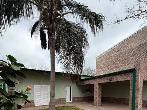 Casa 3 ambientes con 2 baños