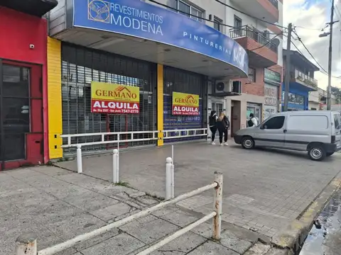 Local 235 m2, Ubicado Frente a la Universidad de La Matanza.