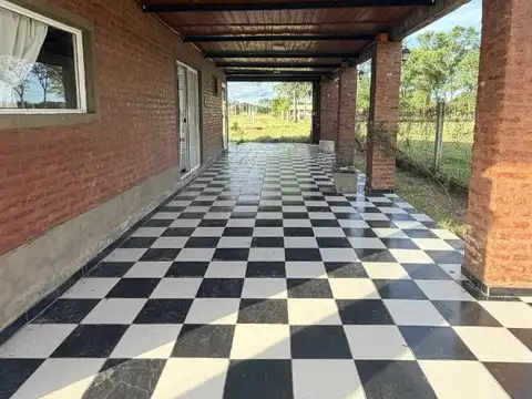 Casa 4 ambientes con 2 baños