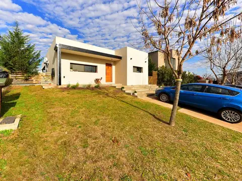 VENTA CASA SANTA ELENA PILAR DEL ESTE 4 AMB PILETA