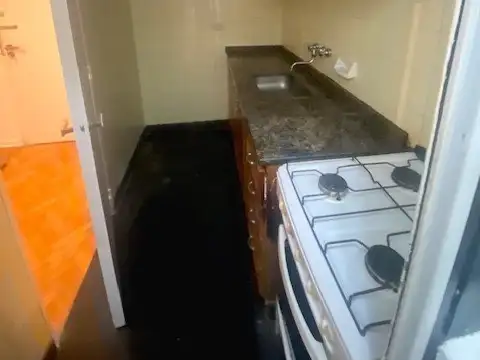 Impecable- Cocina y Lavadero aparte - a m de Av del Libertador- Zona UB