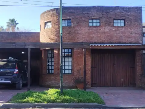 Calle 27 E/ 489 y 491