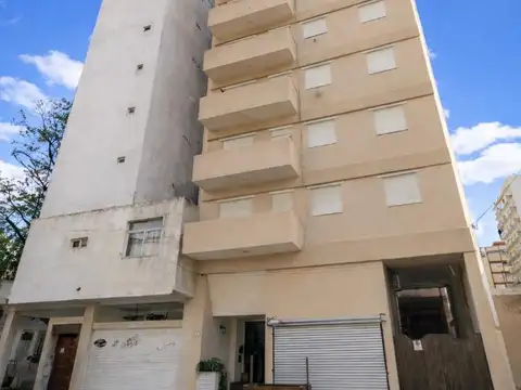 2 amb. y medio, 45 mts, cocina sep, patio/lvadero, ascensor