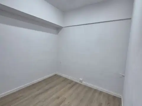 Alquiler de local comercial en el Centro Yi y 18
