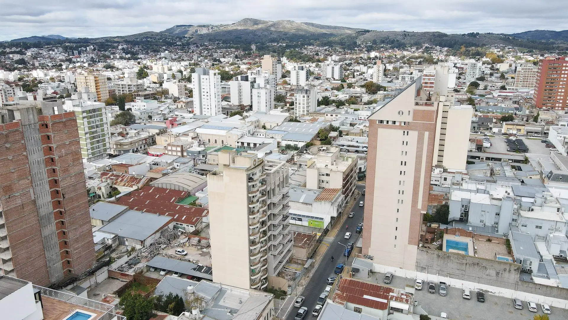 Depto 2 amb, 46m² en 7mo piso con ascensor — Leandro Alem