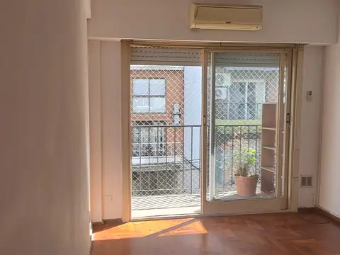 Cordoba 2400, Piso 2