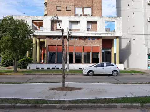 LOCAL EN VENTA EN SAN LORENZO BARRIO DEL COMBATE