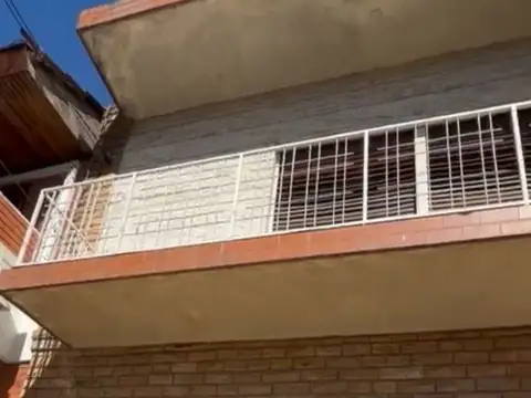 Venta en block 3 Viviendas y Cochera
