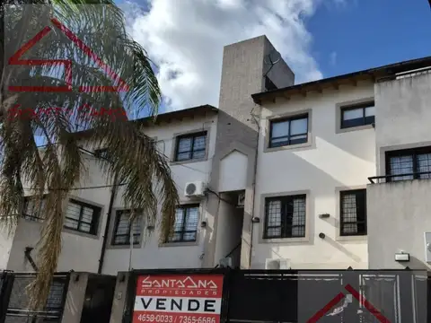 DEPARTAMENTO DE 2 AMBIENTES y MEDIO EN DUPLEX CON COCHERA Y TERRAZA PROPIA