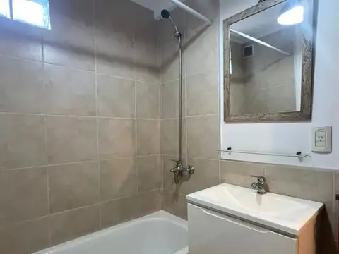 Departamento Monoambiente en  alquiler, contra frente , balcon, luminoso excl. ubicación