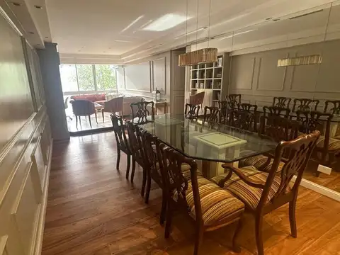 Departamento de 4 ambientes con dependencia y cochera en venta en Palermo Chico