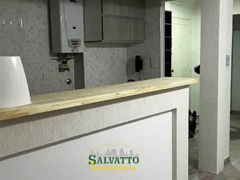 Departamento 2 ambientes reciclado frente a Plaza San Martín
