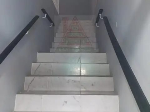Depto Tipo Casa en Alquiler de 3 ambientes