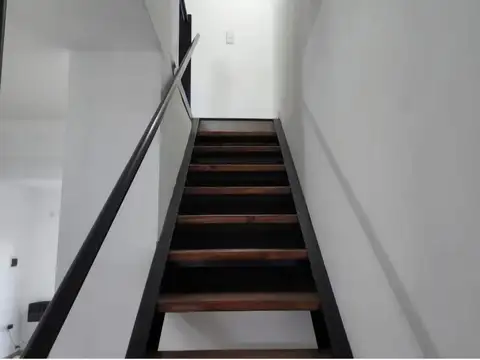 Casa en Alquiler con 2 cocheras