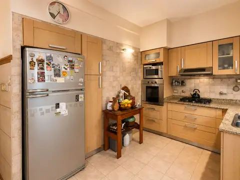 CHALET 5 AMB C/JARDÍN, PISCINA QUINCHO Y COCHERA