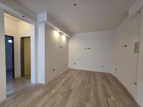 Manuela Pedraza 6000, Piso 1