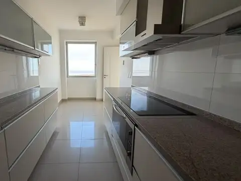 Departamento 4 ambientes con 5 baños