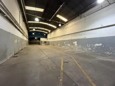 Depósito en Alquiler - 588m2 - Parque Patricios