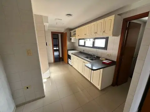 Departamento en Alquiler de 3 dormitorios