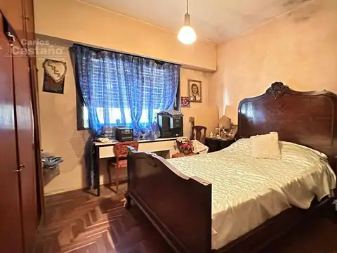 Casa 9 ambientes con 3 baños