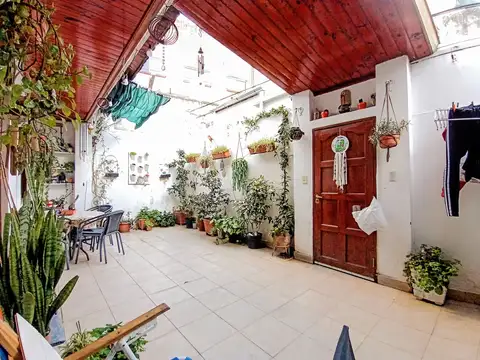 VENTA PH 5 AMB AVELLANEDA CENTRO PB CON PATIO