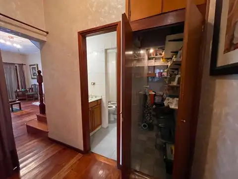Casa en Venta con 3 cocheras