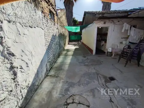 Casa en Venta con 4 cocheras