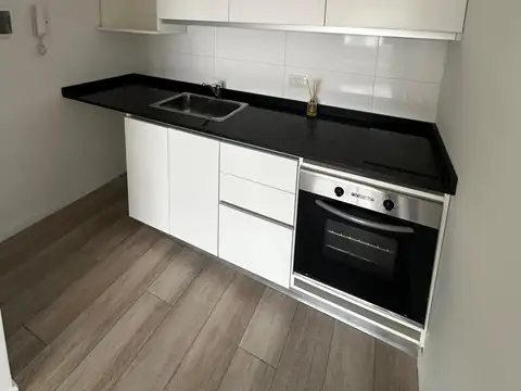 Bucarelli 2500, Piso 9