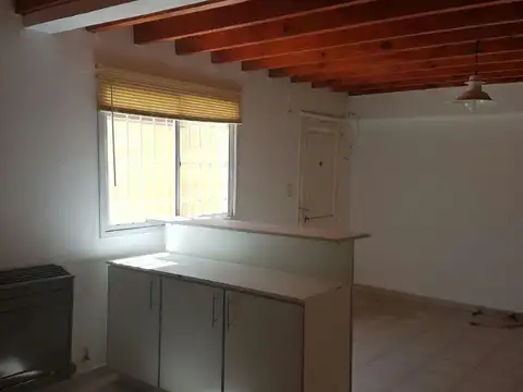Depto Tipo Casa 2 ambientes con 1 baño