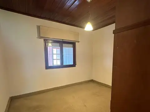 Casa con Hermoso Parque en Belén De Escobar