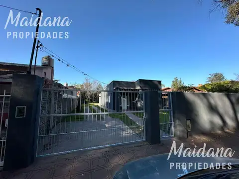 Casa con Hermoso Parque en Belén De Escobar