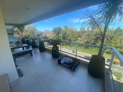 3 ambientes esquina amoblado con amenities. 