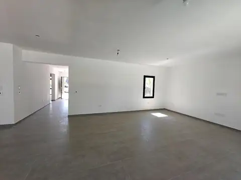 Casa 5 ambientes con 2 baños