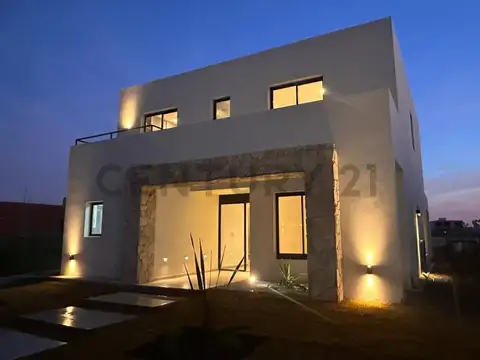 Casa en Venta en Presidente Derqui, USD 255.000