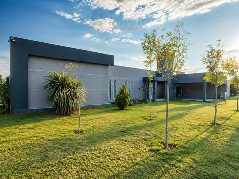 Casa de 2 dormitorios en venta en B° Patagonia - Luis Agote 1391