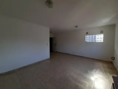 Departamento en Alquiler en Jose Leon Suarez, $ 480.000