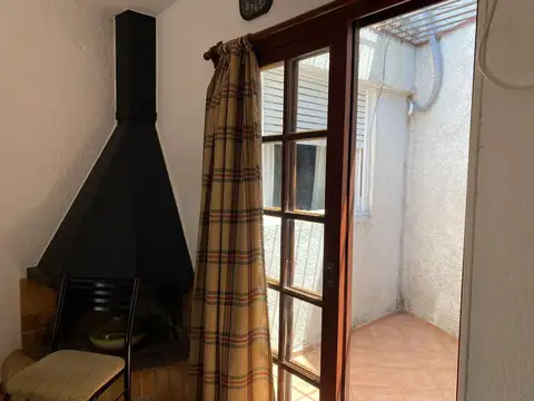 Alquiler Casa tipo apto. 2 dorm + Patio Pocitos