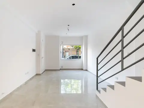 VENTA PH 4 AMB CON PATIO Y TERRAZA EN V. SARSFIELD